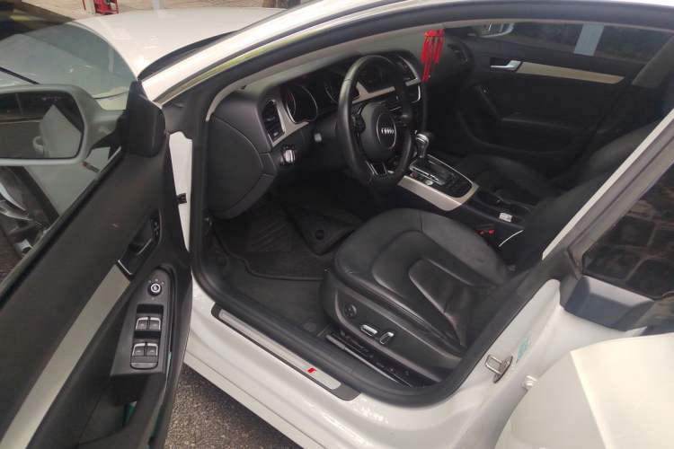 Used Audi A5 2016 Restyled Sportback 45 TFSI Comfort Version Driver Seat