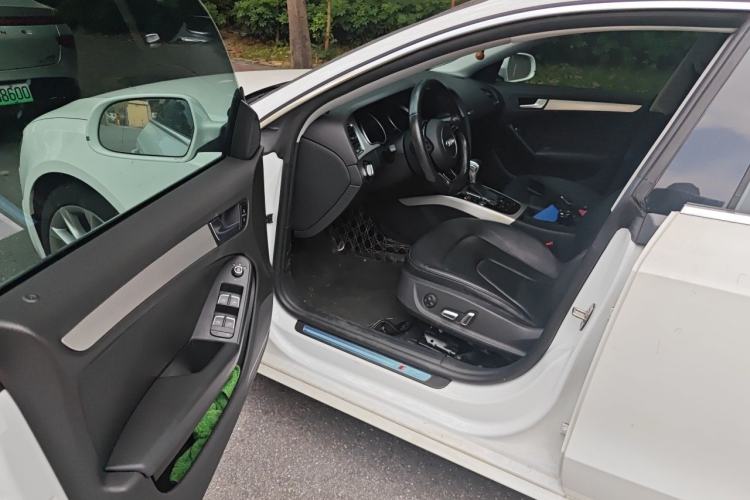 Used Audi A5 2016 Restyled Sportback 45 TFSI Comfort Version Driver Seat