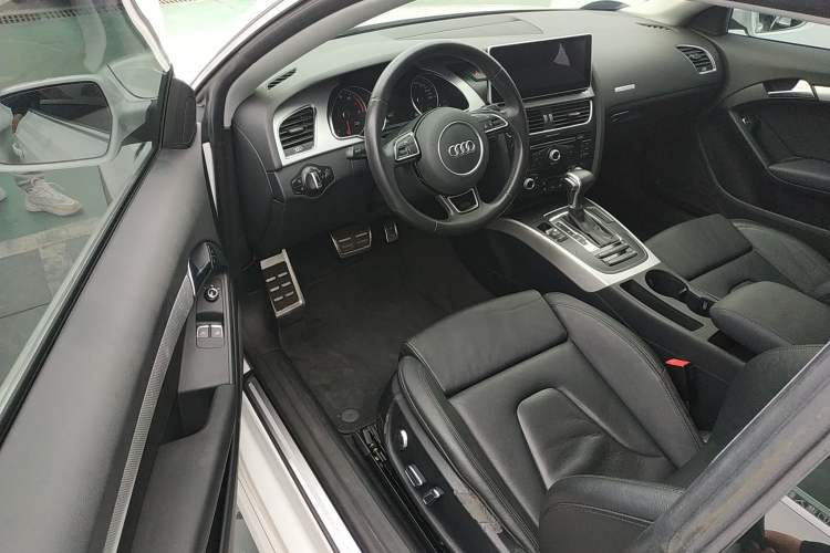 Used Audi A5 2016 Facelift Coupe 35 TFSI Ambition Edition Driver Seat