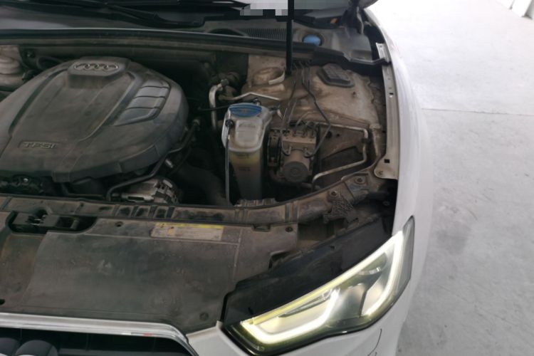 Used Audi A5 2016 Restyled Sportback 35 TFSI Ambition Edition Engine Bay Left