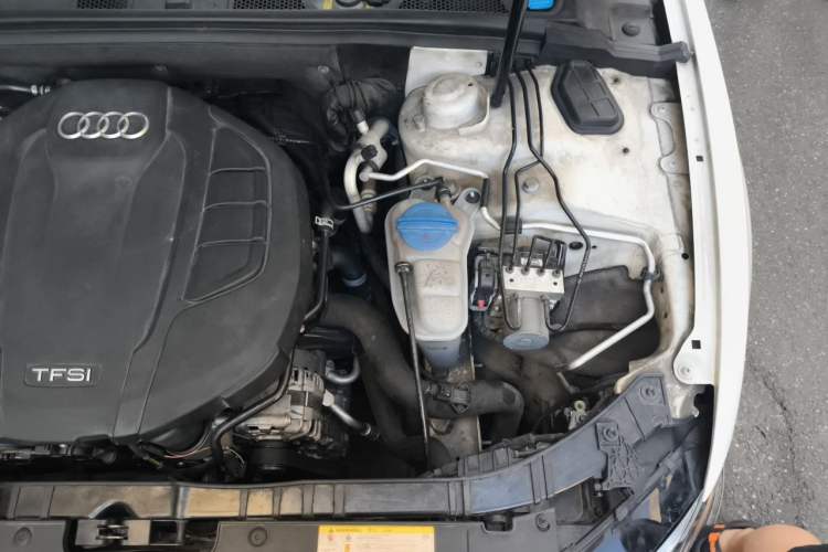 Used Audi A5 2016 Sportback 45 TFSI Engine Bay Left
