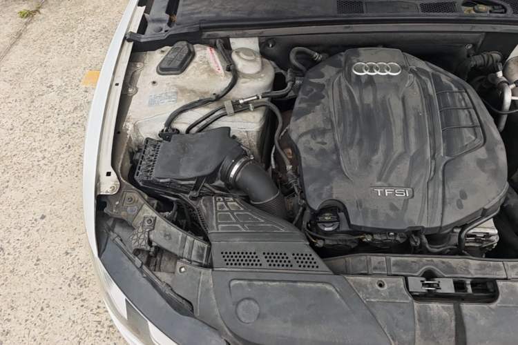 Used Audi A5 2016 Sportback 45 TFSI Engine Bay Right