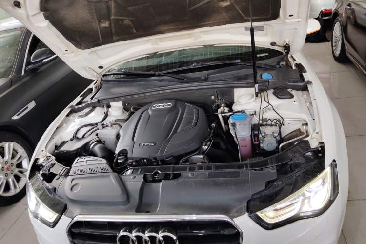 Used Audi A5 2016 Sportback 45 TFSI Engine Bay