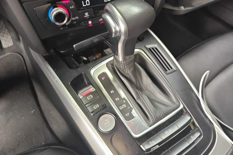 Used Audi A5 2016 Restyled Sportback 45 TFSI Comfort Version Gear Lever