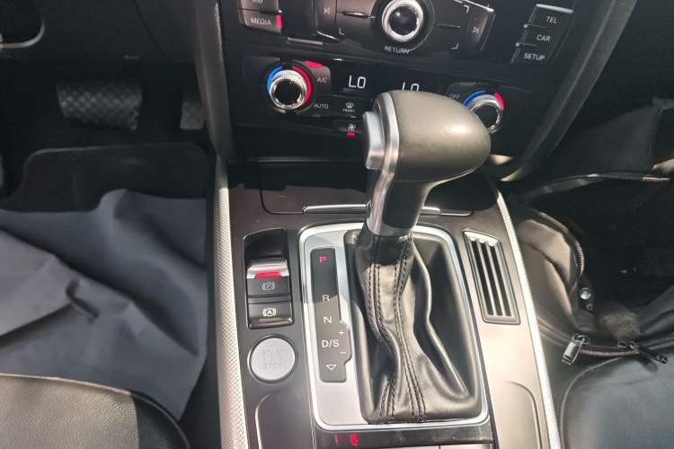 Used Audi A5 2016 Sportback 45 TFSI Gear Lever