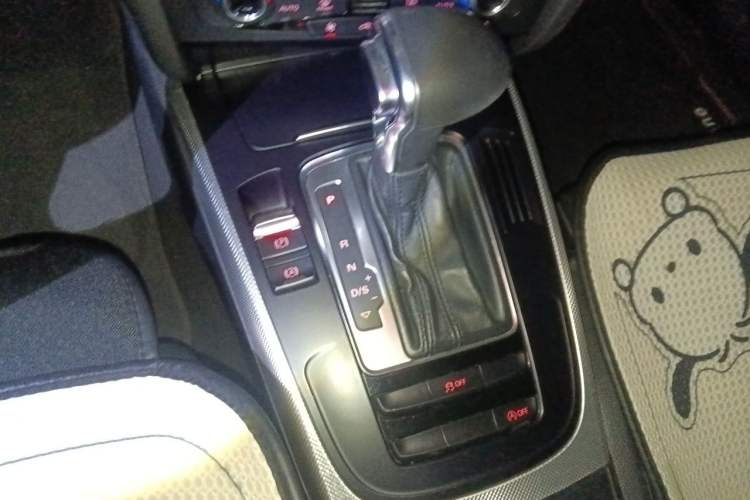 Used Audi A5 2016 Facelift Coupe 35 TFSI Ambition Edition Gear Lever