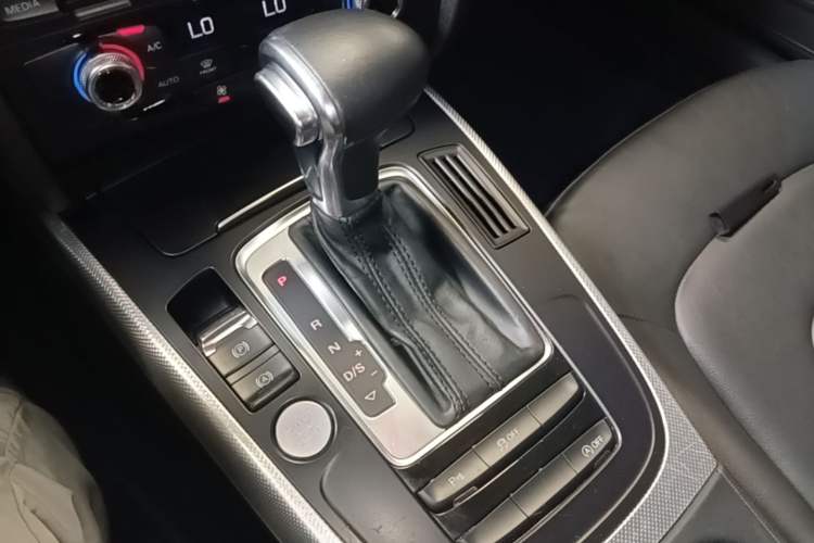 Used Audi A5 2016 Restyled Sportback 35 TFSI Ambition Edition Gear Lever