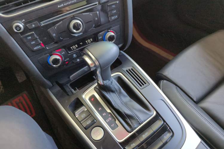 Used Audi A5 2016 Facelift Coupe 45 TFSI Comfort Version Gear Lever