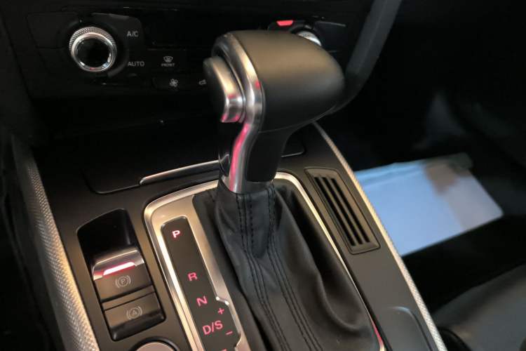 Used Audi A5 2016 Facelift Coupe 45 TFSI Comfort Version Gear Lever
