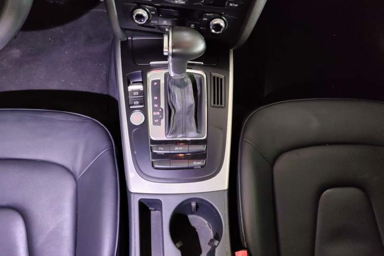 Used Audi A5 2016 Sportback 45 TFSI Gear Lever