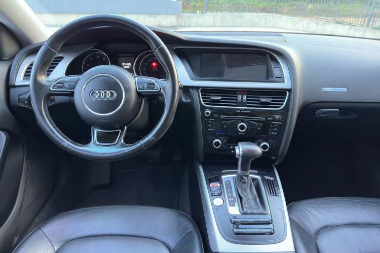 Used Audi A5 2016 Restyled Sportback 45 TFSI Comfort Version Interior 1
