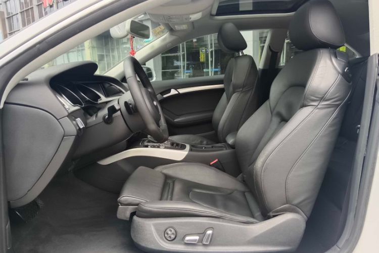 Used Audi A5 2016 Facelift Coupe 45 TFSI Comfort Version Interior 3