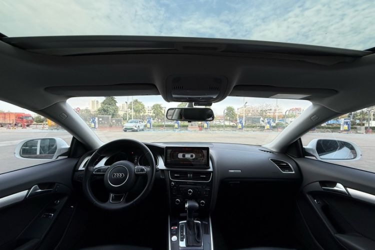 Used Audi A5 2016 Facelift Coupe 45 TFSI Comfort Version Interior 3