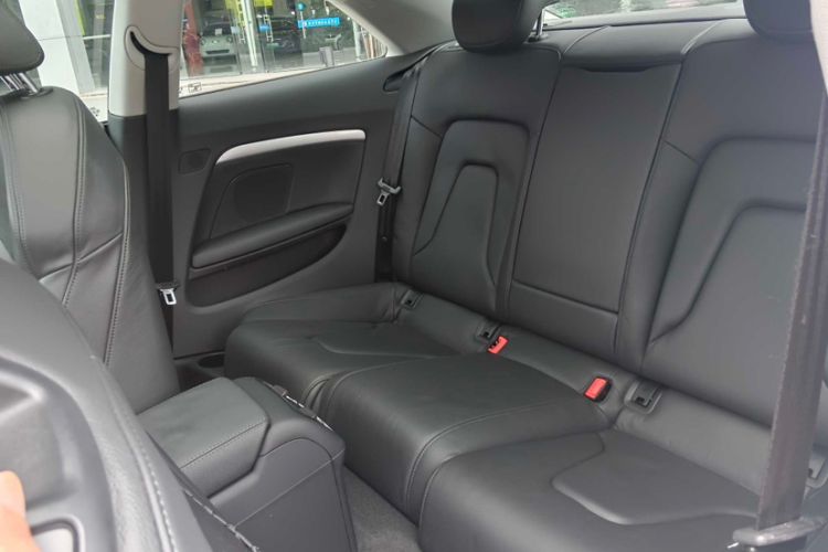 Used Audi A5 2016 Facelift Coupe 45 TFSI Comfort Version Interior 4