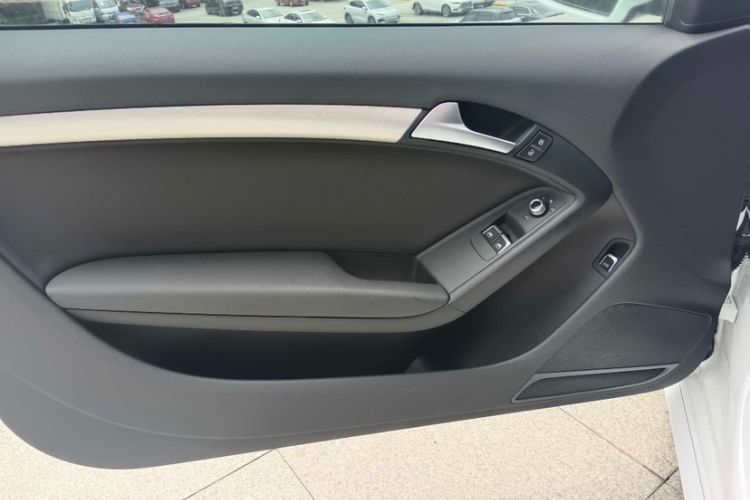Used Audi A5 2016 Facelift Coupe 45 TFSI Comfort Version Interior 5