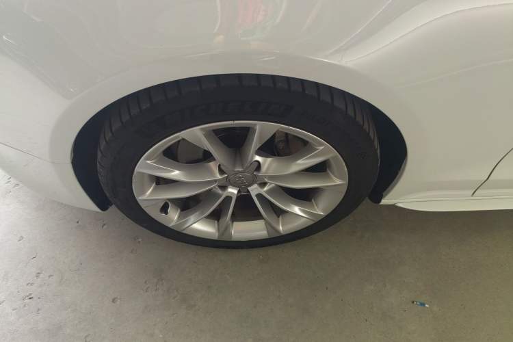 Used Audi A5 2016 Restyled Sportback 45 TFSI Comfort Version Left Front Wheel Hub