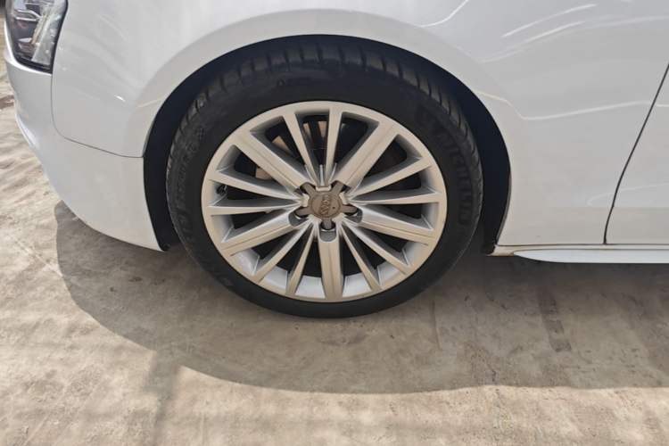 Used Audi A5 2016 Restyled Sportback 45 TFSI Comfort Version Left Front Wheel Hub