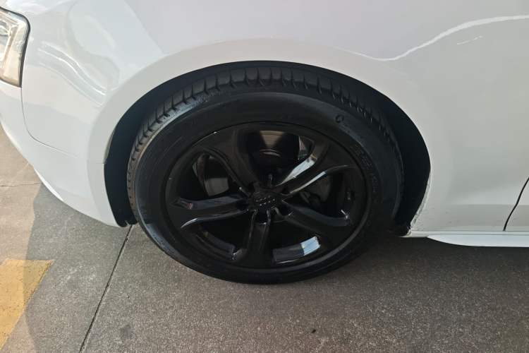 Used Audi A5 2016 Sportback 45 TFSI Left Front Wheel Hub