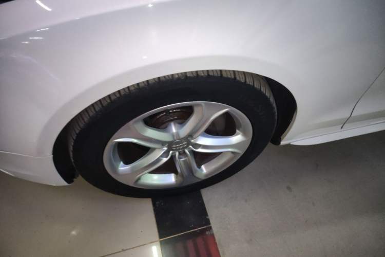 Used Audi A5 2016 Sportback 45 TFSI Left Front Wheel Hub