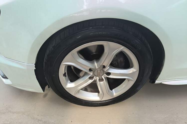 Used Audi A5 2016 Sportback 45 TFSI Left Front Wheel Hub