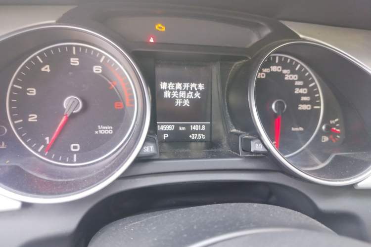 Used Audi A5 2016 Sportback 45 TFSI Odometer Close Up
