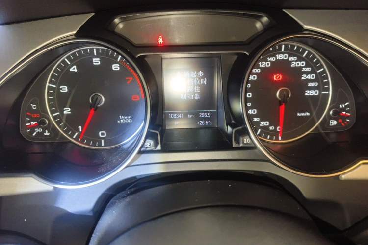Used Audi A5 2016 Restyled Sportback 45 TFSI Comfort Version Odometer Close Up