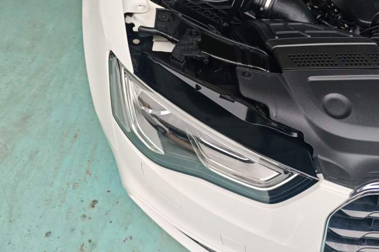 Used Audi A5 2016 Restyled Sportback 45 TFSI Comfort Version Right Front Headlight