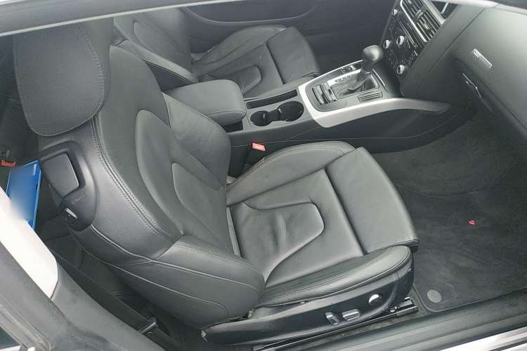 Used Audi A5 2016 Facelift Coupe 35 TFSI Ambition Edition Right Front Seat