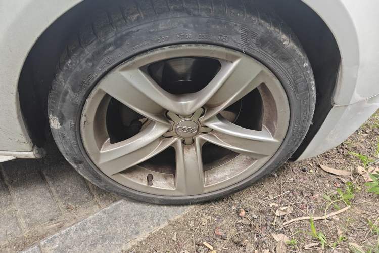 Used Audi A5 2016 Restyled Sportback 45 TFSI Comfort Version Right Front Wheel Hub