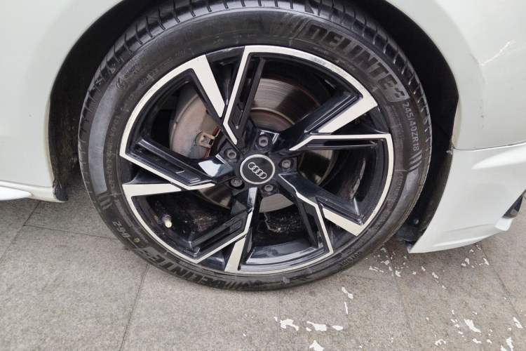 Used Audi A5 2016 Cabriolet 45 TFSI Ambition Edition Right Front Wheel Hub