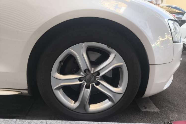 Used Audi A5 2016 Sportback 45 TFSI Right Front Wheel Hub