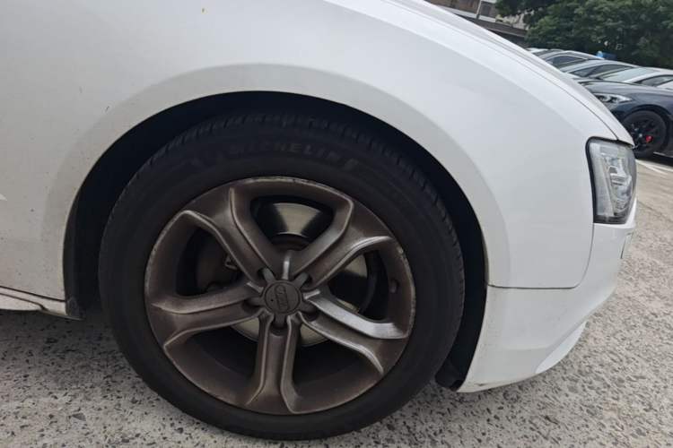 Used Audi A5 2016 Sportback 45 TFSI Right Front Wheel Hub