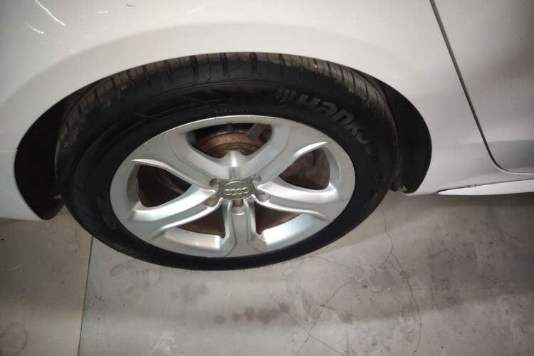 Used Audi A5 2016 Sportback 45 TFSI Right Rear Wheel Hub