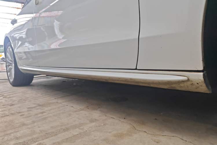 Used Audi A5 2016 Restyled Sportback 45 TFSI Comfort Version Right Side Sill