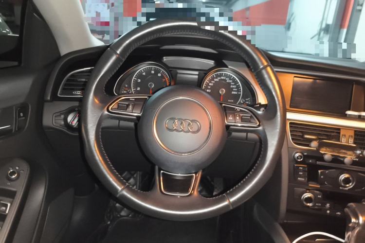 Used Audi A5 2016 Restyled Sportback 45 TFSI Comfort Version Steering Wheel