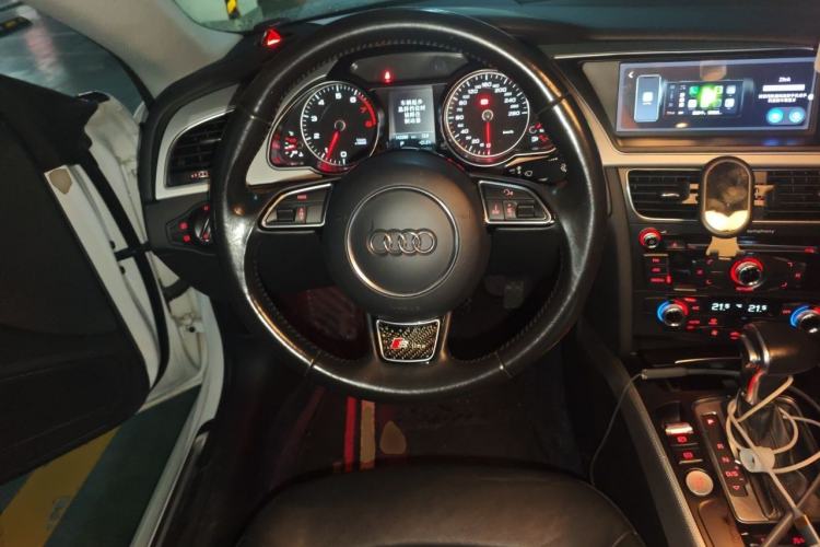 Used Audi A5 2016 Restyled Sportback 45 TFSI Comfort Version Steering Wheel