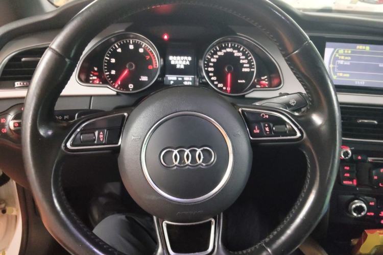 Used Audi A5 2016 Cabriolet 45 TFSI Ambition Edition Steering Wheel