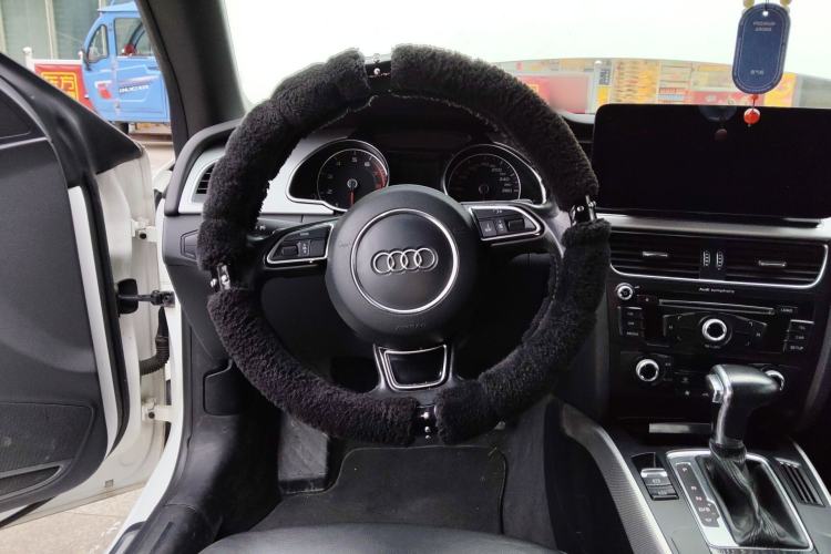 Used Audi A5 2016 Cabriolet 45 TFSI Ambition Edition Steering Wheel