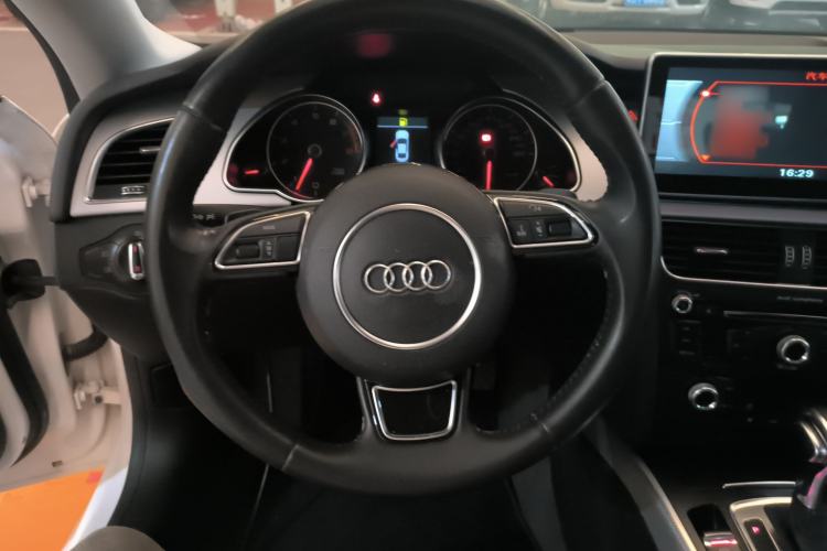Used Audi A5 2016 Facelift Coupe 45 TFSI Comfort Version Steering Wheel