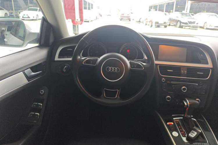 Used Audi A5 2016 Restyled Sportback 45 TFSI Comfort Version Steering Wheel