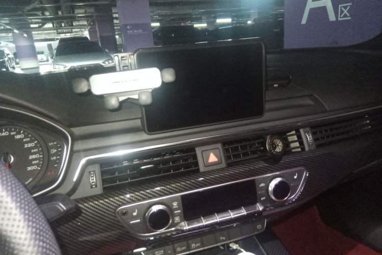 Used Audi A5 2017 Sportback 45 TFSI Fashion Model Audio And AC Panel