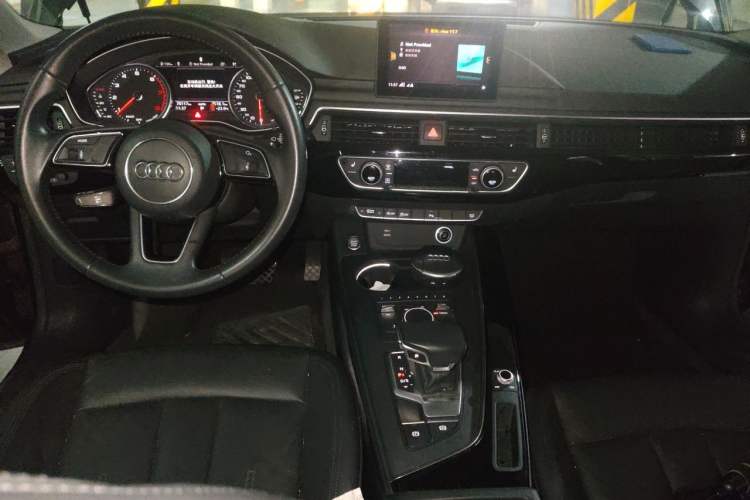 Used Audi A5 2017 Sportback 40 TFSI Fashion Model Center Console