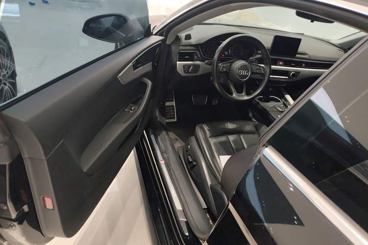 Used Audi A5 2017 Coupe 40 TFSI Fashion Model Driver Seat