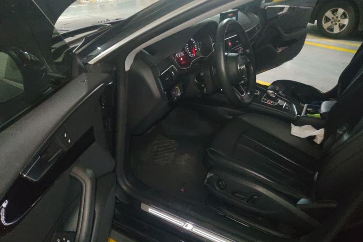 Used Audi A5 2017 Sportback 40 TFSI Fashion Model Driver Seat