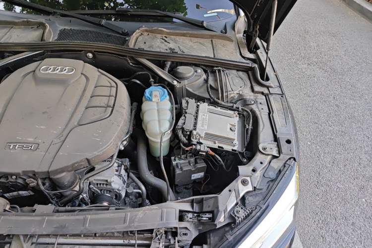Used Audi A5 2017 Cabriolet 40 TFSI Fashion Model Engine Bay Left