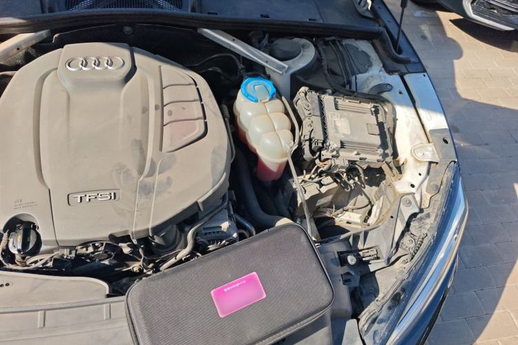 Used Audi A5 2017 Sportback 40 TFSI Fashion Model Engine Bay Left