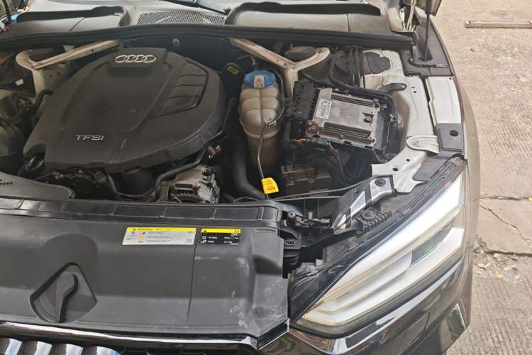 Used Audi A5 2017 Sportback 40 TFSI Fashion Model Engine Bay Left