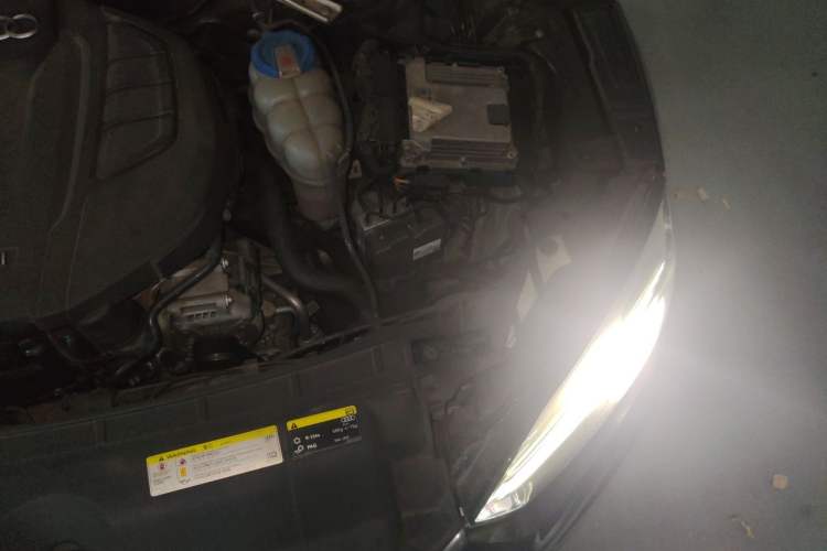 Used Audi A5 2017 Sportback 40 TFSI Fashion Model Engine Bay Left