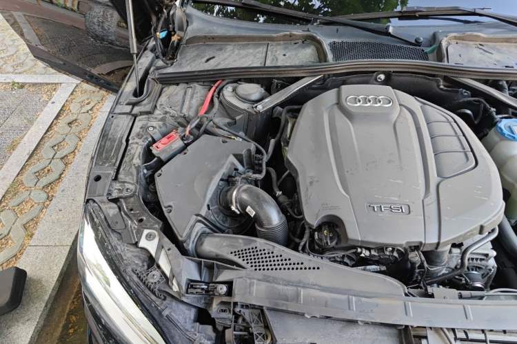 Used Audi A5 2017 Cabriolet 40 TFSI Fashion Model Engine Bay Right