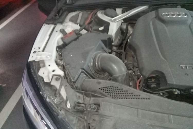 Used Audi A5 2017 Sportback 45 TFSI Fashion Model Engine Bay Right